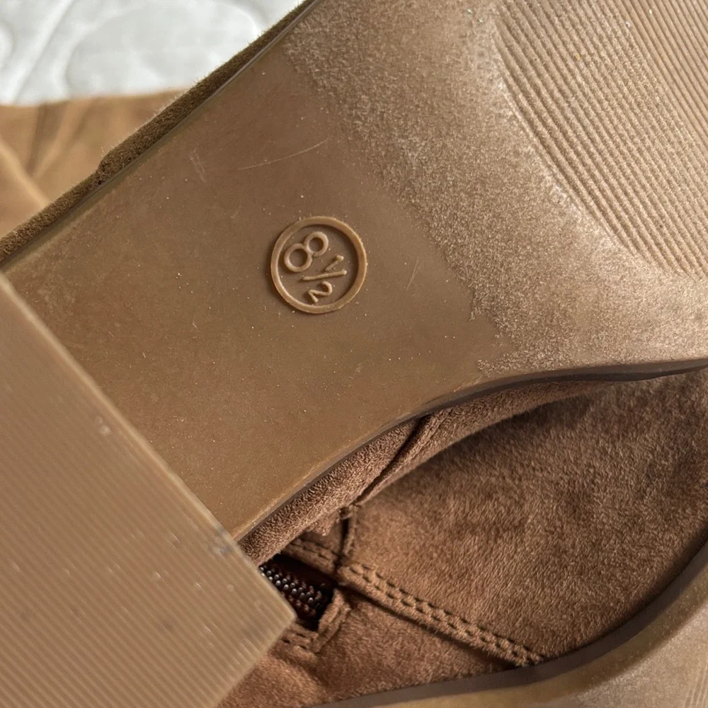 Universal Thread Tan Heeled Boots - Picture 7 of 9